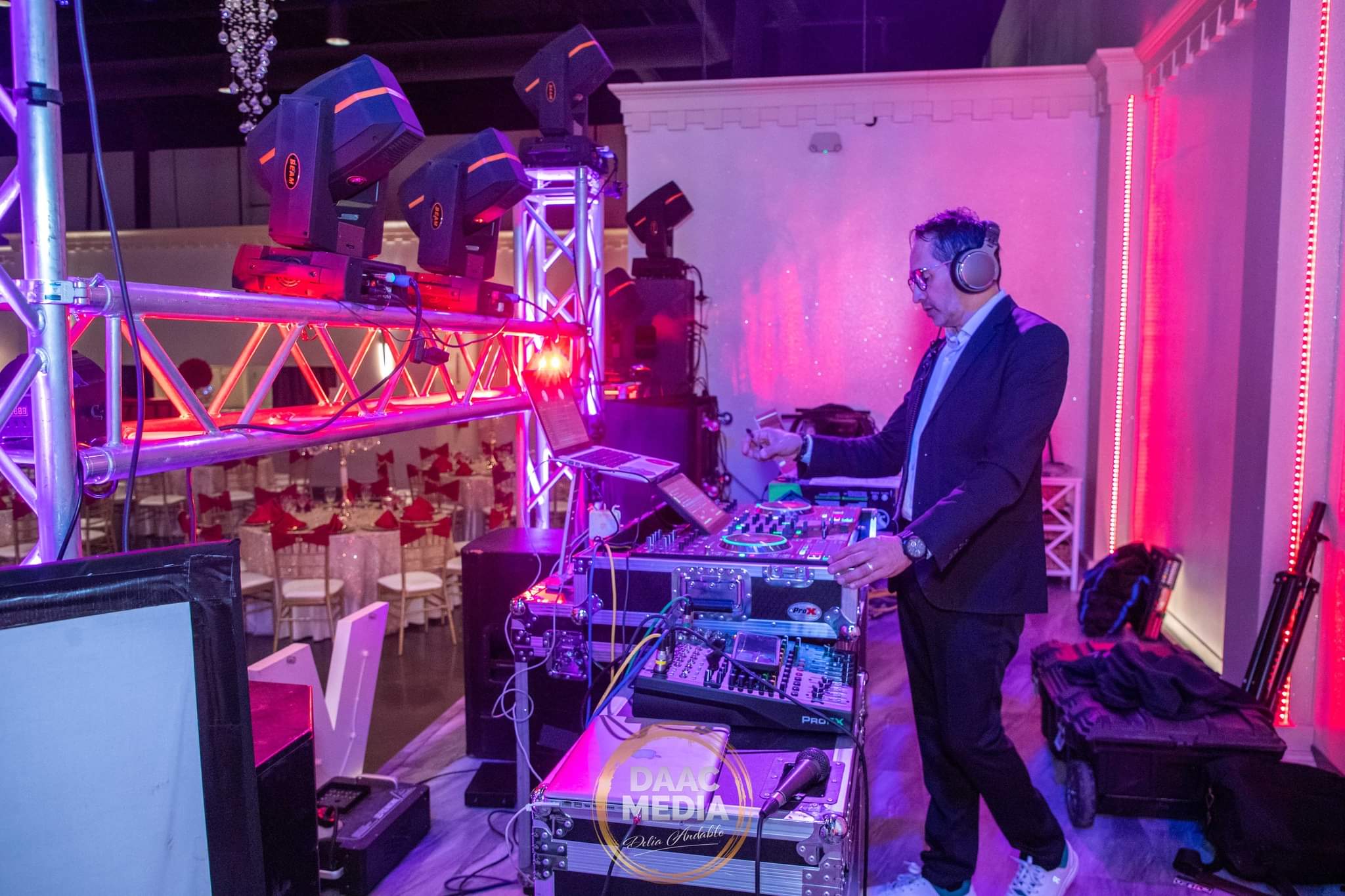 Entertainment, DJ's, Bands, Mariachi Bands, DJ Packages, Entertainment Packages, Dancing Robots, Dancing in the clouds, Lighting, Sound, Video Screens, Announcer, Music, Dancing, Entertainment Packages